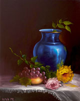 Blaue Vase mit Rosen und Weintrauben nach G. u. K. Jenkins, Dr. Astrid Markus-Erb